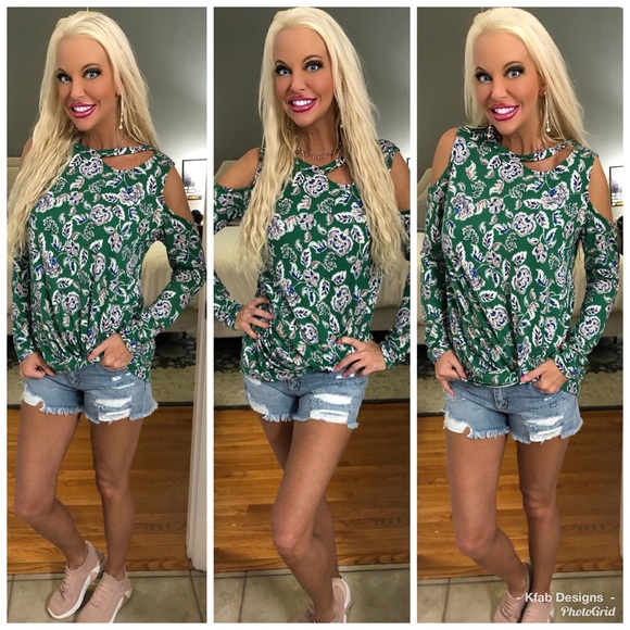 LAST 1! 🛍 Stunning Cold Shoulder Top W/cutout! - Picture 7 of 8